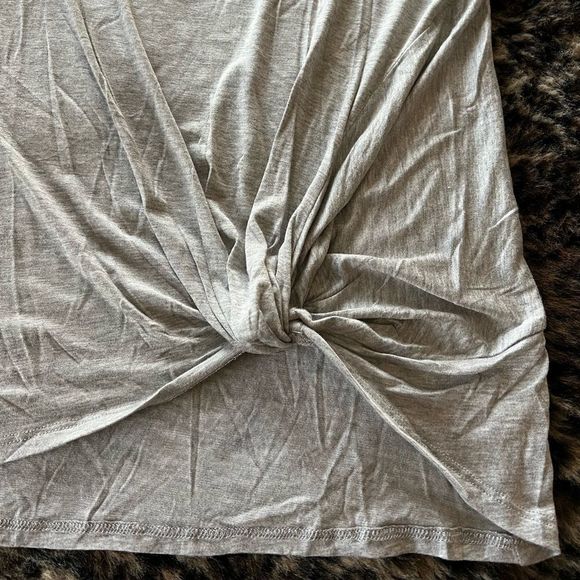 Ginger G Tee Women’s Size Small Gray Front Twist Relaxed Casual Brand New - Picture 6 of 7
